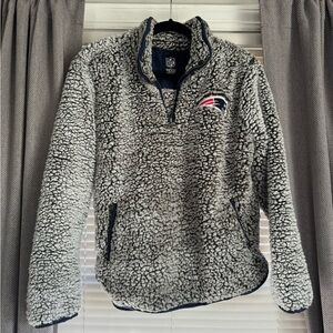 NFL Team Apparel New England Patriots Sherpa Fleece Pullover with Pockets Medium